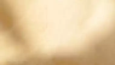 Hardcore XXX pussyfuck session for Desi chick posing for MMS video