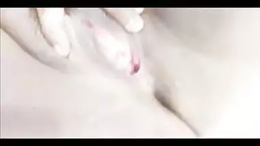 MOMMY WIFE SHOWEDHER HUGE 'N DEEP HOLE | Horny...