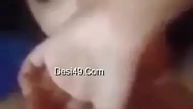 Sexy Desi Girl Shows Her Boobs