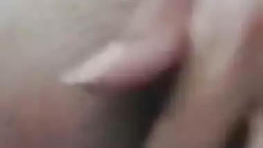 Solo sex show of amazing Desi mom who exposes pussy and touches it
