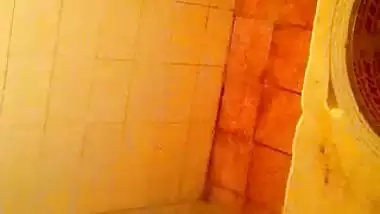 Girl spying on her stepmom having nude bath