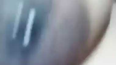 Desi nude milf shoots her naked MMS for her lover