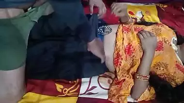 XXX action with Desi stepsister waits for man after he takes a shower