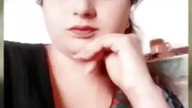 Sexy Paki Wife Showing Boobs And Pussy