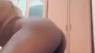 Horny girl dance nude show and fingering videos