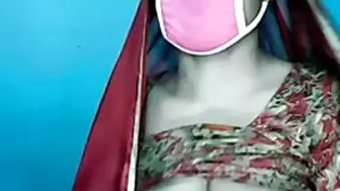 Desi girl playing on webcam 1