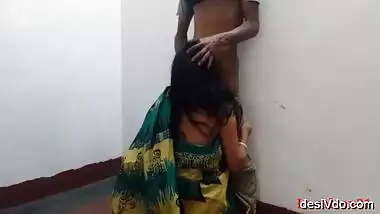 Telugu housewife always loves standing fucking session