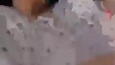 Bangladeshi sex chat girl showing her boobs