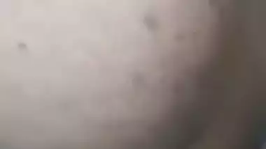 Chubby Bangladeshi girl fingers her wet XXX bush in solo MMS video