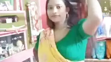 Hot wife on Chamet goes nude during paid viral cam chat