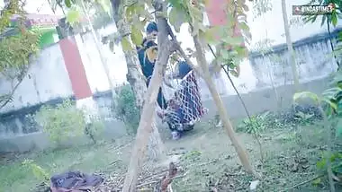 Desi Step Sister Ne apne bhae ka Bada Sa Lund Muh Me leti hai Public Garden Me Hindi Audio