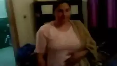 Indian xxx episode of a excited aunty getting nasty with her juvenile tenant