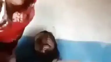 Pathan fucks his neighbor’s wife in Pakistani sex MMS