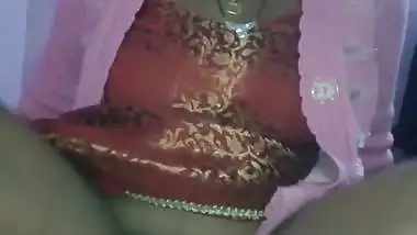 Desi xxx MMS of a mature lady riding on a dick with a condom