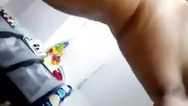 Sexy NRI Bhabi Nude Selfie