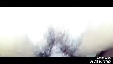 Have a close look at a desi hairy pussy girl