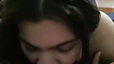 Cute girl sucking dick and balls of boyfriend viral MMS