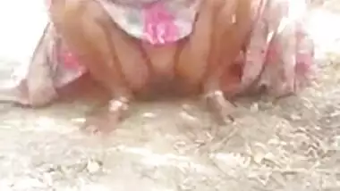 Dehati mature pussy pissing outdoors MMS sex video