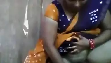 Beautiful Bhabhi With Kheera In Vagina