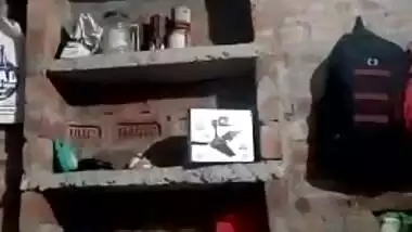 Smart Desi girl in blue bra finds XXX purpose for rolling pin