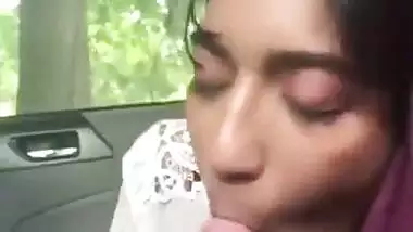 Desi outdoor porn of a girl sucking a dick in the car