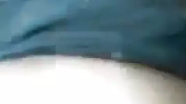 Desi girl solo XXX video where she takes boobs and pussy to light