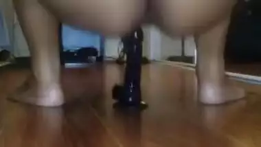 AMATEUR RIDING DILDO talking DIRTY