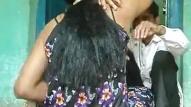 Girl armpit shaved by barber