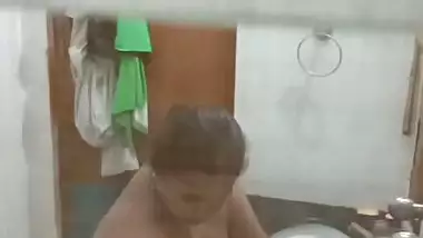 Huge boobs MILF naked in the bathroom viral MMS