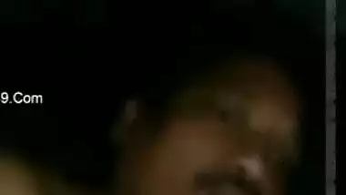 Desi chick allows XXX lover to touch breasts lying with him in the bed