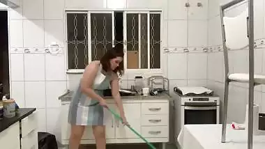 Delicia Cleaning the kitchen very tasty