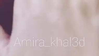 البث كامل بالوضعية اللي يعشقه ديوثي ( زبه في كسي وصبعي في طيزه) البث 