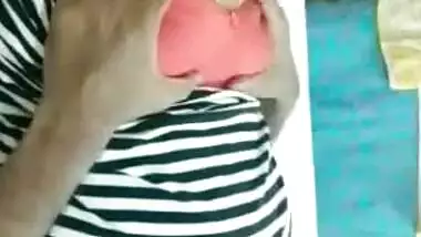 Driver eating pussy of a busty Bhabhi on cam