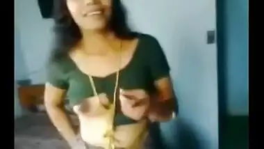 Desi bhabhi enjoys a quick home sex session with her horny spouse