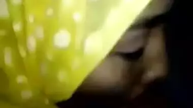 Desi Muslim girl giving nice BJ