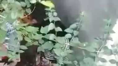 Desi girl fucking outdoor with her bf