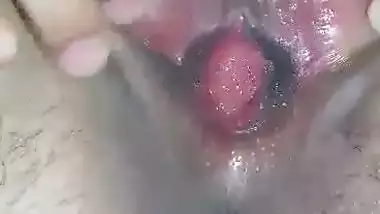 Big boob cousin shows her shaved pussy in nude MMS