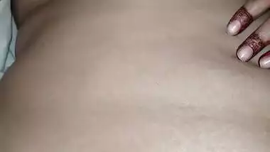 Cheating busty housewife’s mature fat pussy show