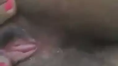 Indian nude girl shows her hairy wet pussy