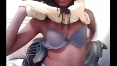 Indian College Girl Nude in her Bedroom Shows her Pussy & Boobs Mms