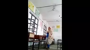 Hidden web camera Indian mms of a mature bhabhi have a fun a quick fuck