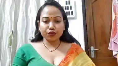 DreamGirl Youtuber live cam removing saree and blouse