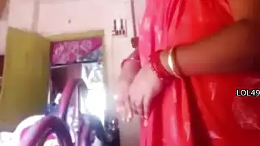 Bengali boudi nude show on video call to relative