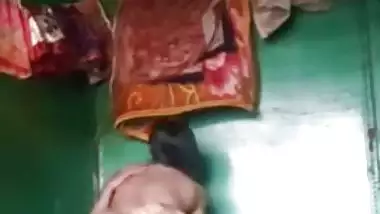 Village Desi XXX aunty loves riding her husband’s cock MMS