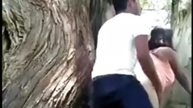 Desi school girl enjoying outdoor sex with BF and caught on XXX cam