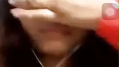 Cute expression bhabhi shows boobs and pussy on video call