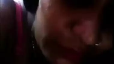 Indian XXX girl MMS striptease show where every Desi man can see boobs