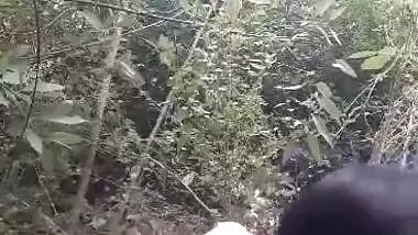 Lady cheats on her husband and enjoys outdoor Nepali sex