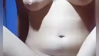 Horny Bangladeshi Chittagong Girl dildoing pussy