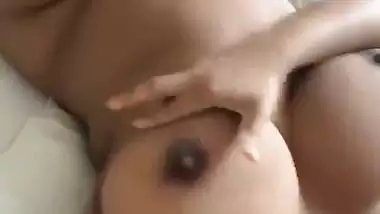 Big Boob Girl Showing Nude And Fingering Pussy